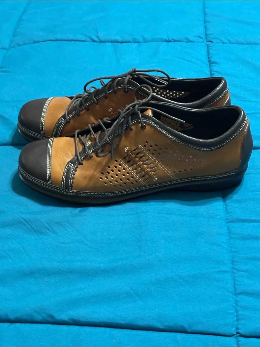 Aetrex Men's Two-Tone Brown Leather Lace-Up Oxfords Size 12 Like New